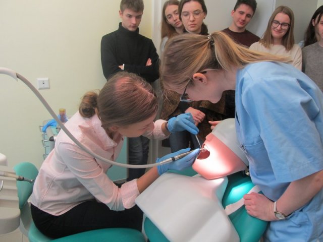  „Leczymy Oskara” – warsztaty stomatologiczne na Uniwersytecie Medycznym
